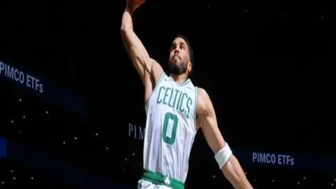 韩佳奇赛后反思战成都：惋惜失三分，感恩球迷热情捧场